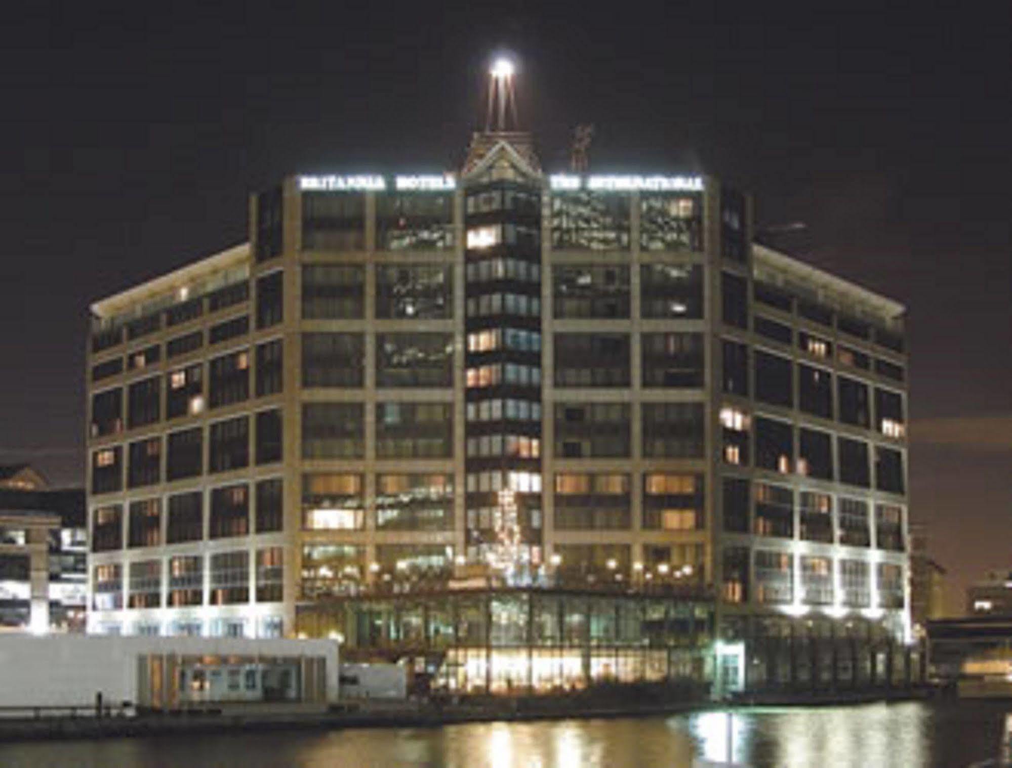Britannia International Hotel Canary Wharf London Bagian luar foto